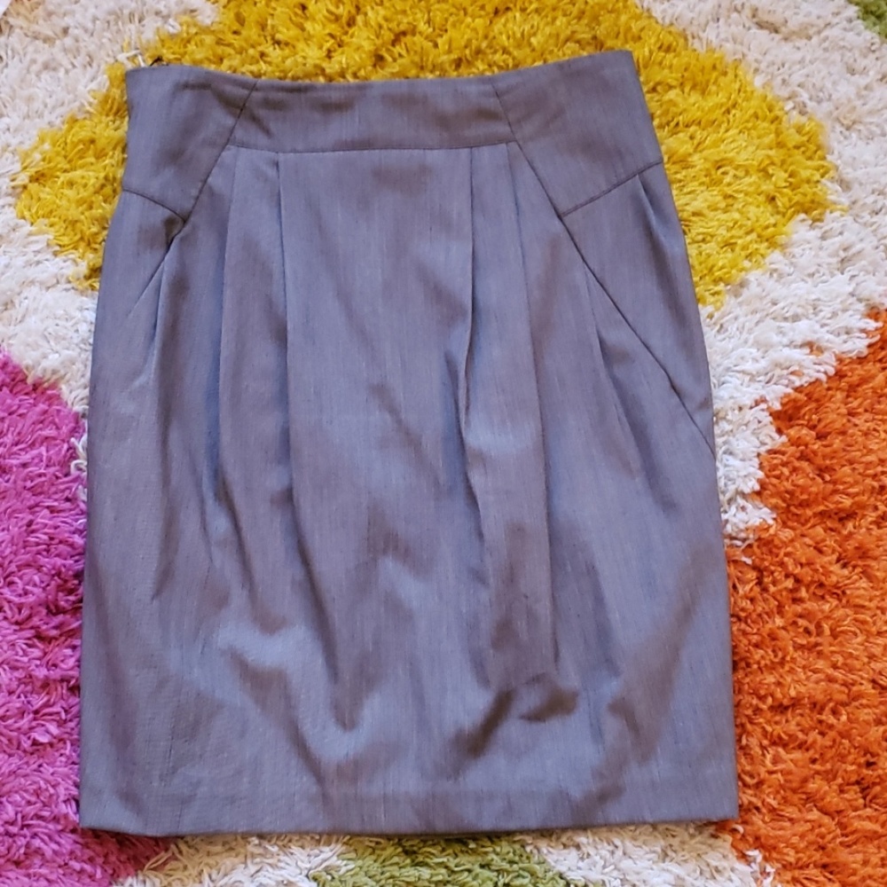 Gray front pleat Worthington brand pencil skirt
